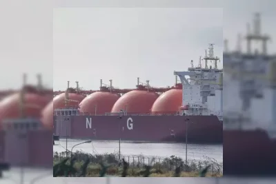 PGN Naikkan Tarif Regasifikasi LNG Juni 2026, Industri Keramik Terbebani