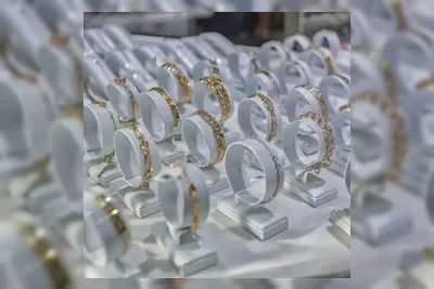 Harga Emas Perhiasan di Raja Emas, Hartadinata, dan Laku Emas 26 Mei 2026 Turun