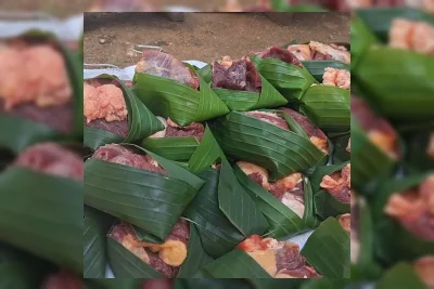 Warga Sumenep Bungkus Daging Kurban Pakai Daun Pisang, Kurangi Sampah Plastik