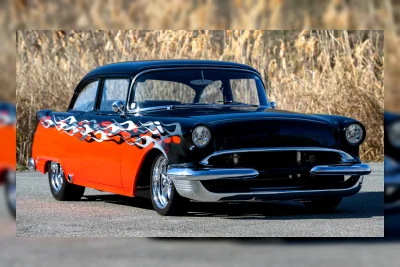 Pontiac Chieftain 1955 Diubah Jadi Monster dengan V8 509ci