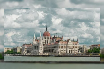 Presiden Hungaria Tolak Mundur, Krisis Politik Makin Memanas