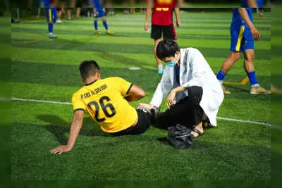 Pemain Liga Ekuador Cedera Lutut Parah Usai Ditabrak Mobil Medis