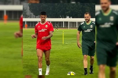 Mees Hilgers Ikuti Latihan Timnas Indonesia di Stadion Madya
