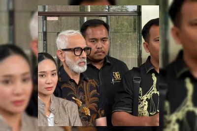 Bunga Zainal Dampingi Suami Laporkan Oknum Polisi ke Propam