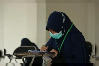 Mendikti Tutup 122 Prodi Sepanjang 2026, Begini Nasib Mahasiswanya