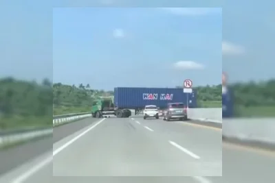 Polisi Tilang Sopir Truk Trailer yang Putar Balik di Tol Semarang-Solo