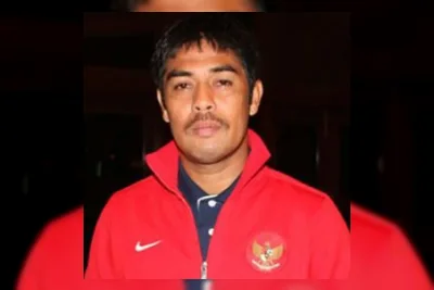 Semen Padang Resmi Tunjuk Nil Maizar sebagai Pelatih Kepala Baru