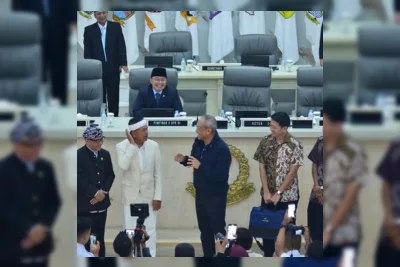 Persib Bandung Terima Bonus Rp1 Miliar Usai Juara Liga Tiga Kali Beruntun