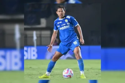 Bung Towel Soroti Absennya Adam Alis dan Ricky Fajrin di Skuad Timnas Pilihan Herdman