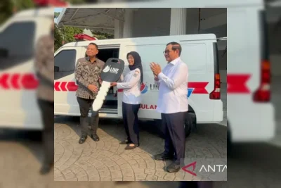 Toyota Indonesia Serahkan Tiga Ambulans ke RSUD Muda Sedia Aceh