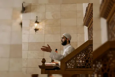 Memahami Makna Ikhlas Beramal Lewat Teks Khutbah Jumat