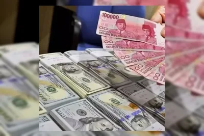 Rupiah Terus Melemah ke Rp18.049, Postur Keuangan Negara Terancam
