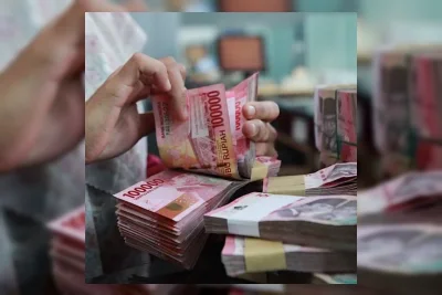 Rupiah Melemah ke Rp18.074 per Dolar AS, Terburuk di Asia