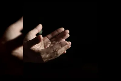 Panduan Urutan Dzikir dan Doa Setelah Sholat Hajat