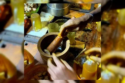 Gerobak Jamu Godok Barokah Antapani Bandung Diserbu Pembeli, Racikan Rempah Dadakan Jadi Daya Tarik