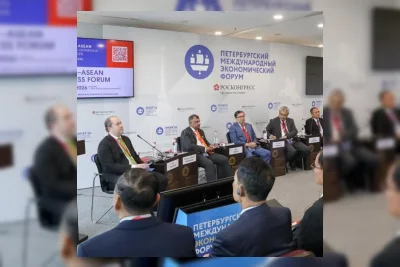 Indonesia Tawarkan Kolaborasi Giant Sea Wall di Forum Internasional