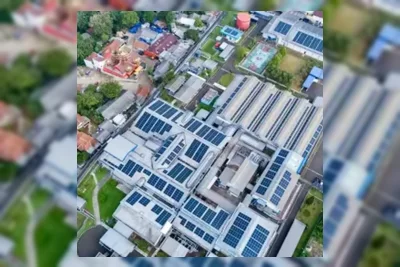 PT Integrated Healthcare Indonesia Operasikan PLTS Atap 777 kWp di Jakarta Timur