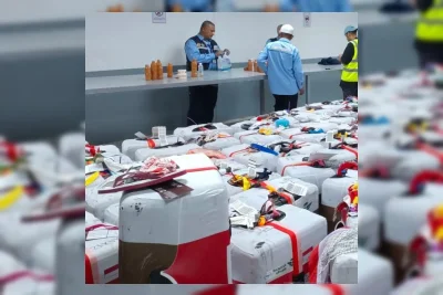 Kemenhaj Larang Jemaah Haji Masukkan Air Zamzam ke Koper