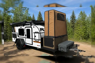 Kamar Mandi Pop-Up di Trailer Kecil, Solusi Cerdas Encore RV