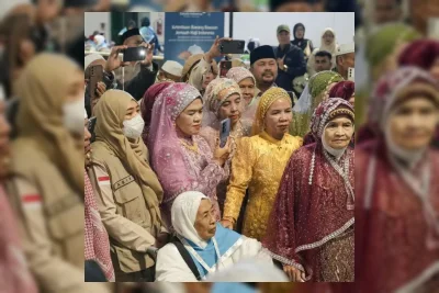 Menhaj Sambut Tradisi Busana Jemaah Haji Sulawesi Selatan di Jeddah