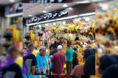 Jemaah Haji Indonesia Padati Pasar Kakiyah di Makkah untuk Berburu Oleh-Oleh