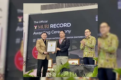 QUADRA Pecahkan Rekor MURI dengan Meja Sintered Stone 5 Meter