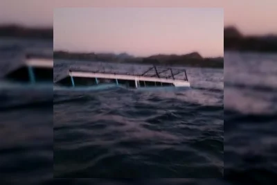 Turis Rusia dan Nakhoda Selamat Berenang ke Daratan Usai Kapal Karam di Labuan Bajo