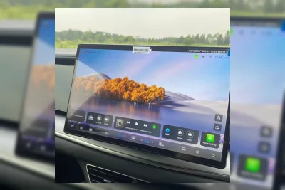 Waspada Bahaya Menonton Video Saat Mengemudi di Mobil Modern