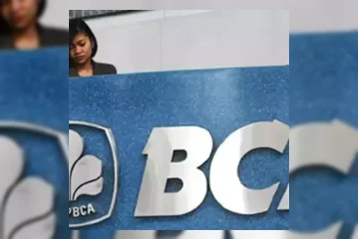 Saham BBCA Anjlok 6,45 Persen ke Level Terendah Lima Tahun