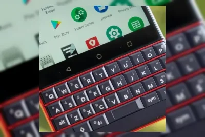 Tren Keyboard Fisik ala BlackBerry Kembali Diminati Pengguna Smartphone
