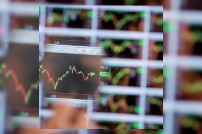 IHSG Anjlok 4,20 Persen, Telkom dan BCA Jadi Beban Utama