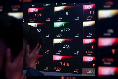 IHSG Anjlok 3,99% ke 5.371,78 Akibat Tekanan Global dan Domestik