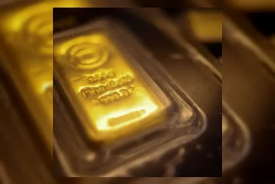 Harga Emas Spot Turun ke US$ 4.315 Per Ons, Dipicu Spekulasi Kenaikan Suku Bunga AS