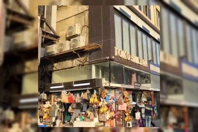 Jemaah Haji Indonesia Padati Al Balad Jeddah untuk Berburu Oleh-oleh