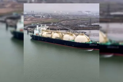 Kapal Tanker Qatar Berhasil Terobos Selat Hormuz Angkut LNG ke China