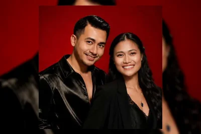 Migi Rihasalay dan Wisnu Aji Tampilkan Busana Garuda Emas di Thailand