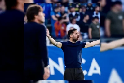 Barcelona Incar Cesc Fabregas sebagai Calon Pengganti Hansi Flick