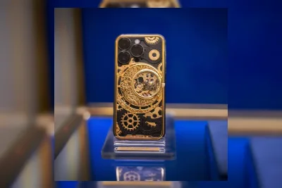 Caviar Luncurkan Konsep iPhone 17 Pro Max dengan Slot Jam Tangan Mekanik