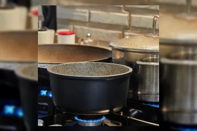 Pakar Soroti Klaim 'Nontoxic' Panci Keramik Modern, Transparansi Bahan Dipertanyakan