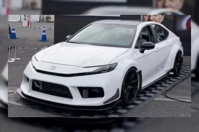 Toyota GR Buat Camry 700 HP dengan Dua Mesin dan Tujuh Silinder