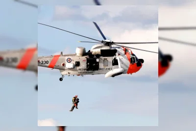 AS Serang Target Iran di Selat Hormuz Usai Helikopter Apache Ditembak