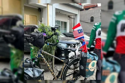 Arezoo Eskandari Bersepeda Lintasi Asia untuk Perdamaian