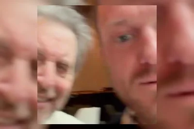 Aktivis Tommy Robinson Temui Errol Musk di Moskow