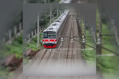 Kapasitas KRL Green Line Tertinggal, Okupansi Jam Sibuk Tembus 161 Persen