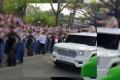 Prabowo Cerita Pengalaman Pakai Pindad Maung: Bocor hingga Berisik