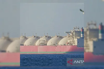 Trump Klaim AS Pindahkan Jutaan Barel Minyak secara Rahasia Lewat Selat Hormuz