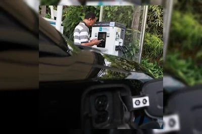 Kenaikan Harga BBM Tak Otomatis Dongkrak Penjualan EV, Hybrid Lebih Diuntungkan