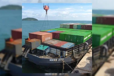 Terminal Kijing Mulai Layani Bongkar Peti Kemas Perdana