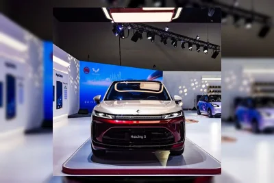 Wuling dan Huawei Kolaborasi Luncurkan SUV Premium Huajing S