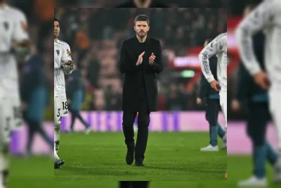 Michael Carrick Rombak Strategi Lini Tengah Manchester United